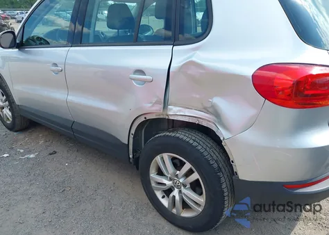 2017 Volkswagen Tiguan 2.0T/2.0T S z USA, uszkodzony, nr VIN WVGAV7AX7HK002060